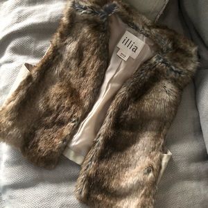 Anthropologie cropped fur and faux leather vest , brand new , medium